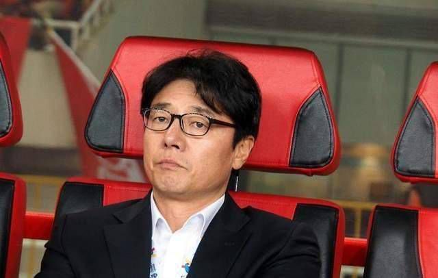 第36分钟，凯恩后场长传球给到穆勒弧顶横传萨内小角度打门稍稍偏出远门柱。